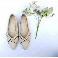 Flat shoes wanita ivory 